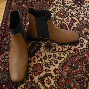 Everlane Chelsea boots size 8
